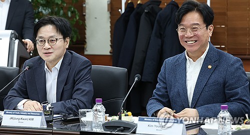 김정관 산업통상부 장관, 김영훈 고용노동부 장관