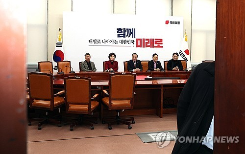 국힘, 지지율 17% 추락에 충격…'절윤·노선 전환' 요구 분출_온다예