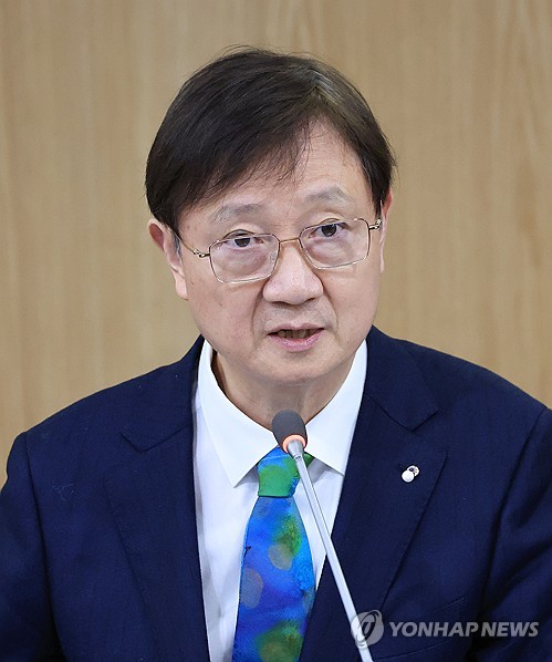 이찬진 원장, 지주 이사회 의장 만난다…지배구조 재차 압박_이현정