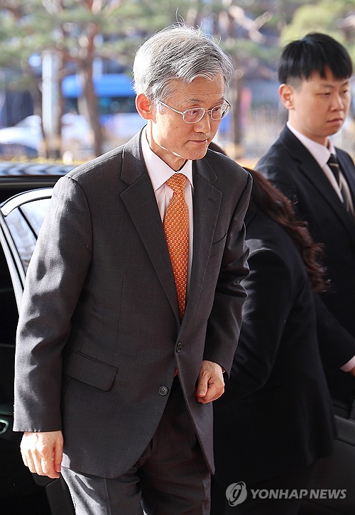與, '조희대 탄핵안 발의' 여부에 "지도부서 논의한 바 없어"_황남경