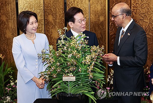 싱가포르의 최고 예우…'이재명·김혜경 蘭' 생겼다_정지서