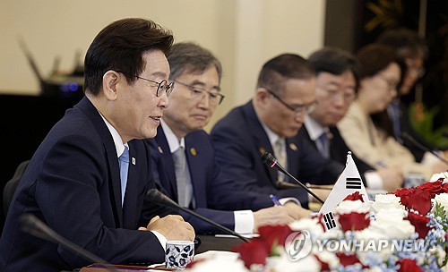 李대통령 "싱가포르, 진정한 동반자"…웡 총리 "양국 관계 무궁무진"_정지서
