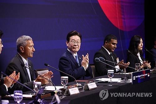 李대통령 "2030년까지 싱가포르에 'AI 협력' 3억弗 글로벌 펀드 조성"(종합)_정지서