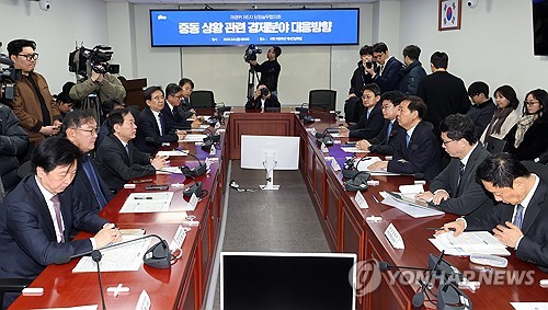 (서울=연합뉴스) 배재만 기자 = 6일 국회 의원회관에서 구윤철 부총리 겸 재정경제부 장관과 국회 재정경제기획위원회 더불어민주당 정태호 간사를 비롯한 위원들이 참석한 가운데 '중동 상황 관련 경제분야 대응방향' 당정실무협의회가 열리고 있다. 2026.3.6 scoop@yna.co.kr