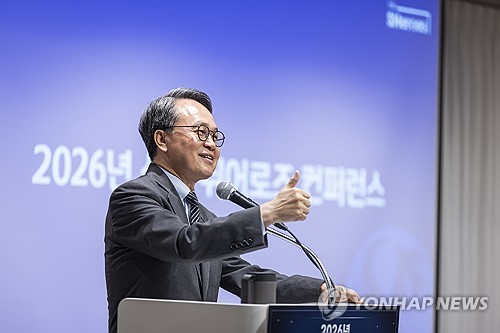 ISS·글래스루이스, 신한지주 CEO 연임 찬성 권고…"진옥동 2기 탄력"_정원