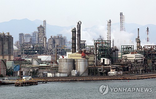 한신평 "중동發 원료 조달 차질에 석유화학 가동률↓…수익성 저하"_김학성