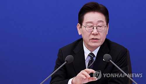 李대통령 "주한미군 방공무기 반출, 대북억지력에 장애 없어"(종합)_황남경