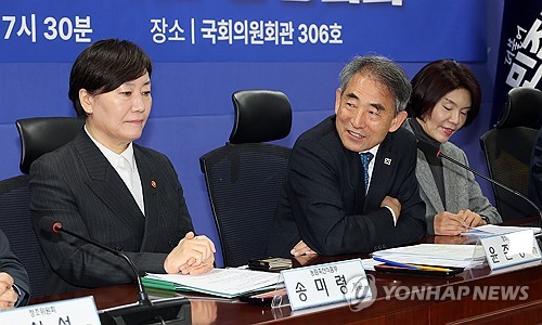 당정, 농협 개혁 착수…"감사委 설치·회장의 자회사 부당개입 금지"(종합)_황남경