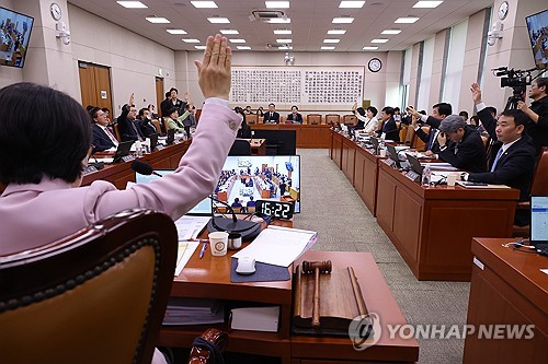 (서울=연합뉴스) 황광모 기자 = 11일 국회 법제사법위원회 전체회의에서 대미투자특별법이 통과되고 있다. 2026.3.11 hkmpooh@yna.co.kr