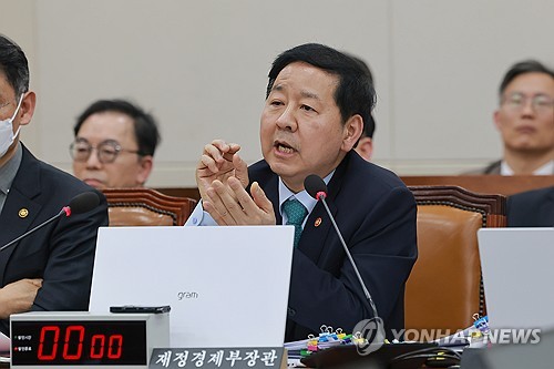 구윤철 "석유 최고가격제 시행 이후 유가 올라가면 유류세 인하"_최욱