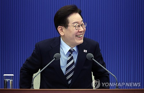 李대통령, 18일 금융인과 '자본시장 안정·정상화' 간담회_정지서