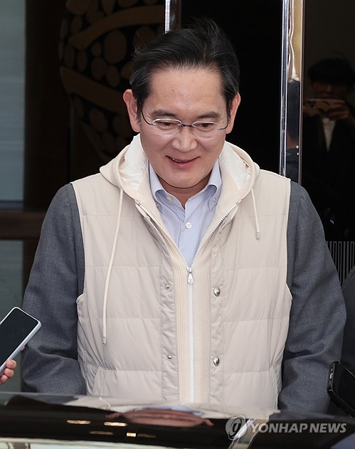 출장 마친 이재용 회장