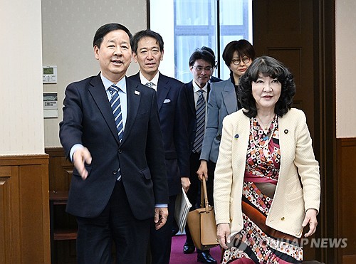 日재무상 "우에다 총재 불참, BOJ 회의에 영향 없을 것"_김지연