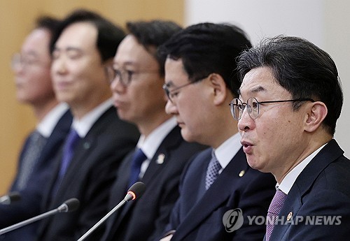 'K-엔비디아' 키우는 정부…AI·반도체에 50조 투입_정원