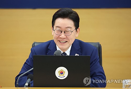 李대통령 "BTS 공연, 철저 대비…성숙한 시민의식 믿는다"_정지서
