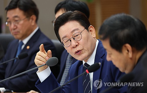 李대통령 "국민참여펀드 소심하다…안전한 인프라 투자 국민에 기회줘야"_정지서