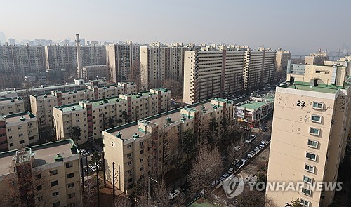 강남구 압구정동 한 아파트 모습