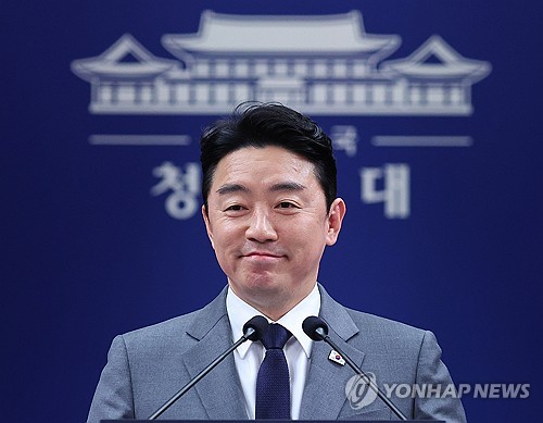 드론 공격 위험에도 '무박 4일' UAE 출장…강훈식의 '원유 보따리'_정지서