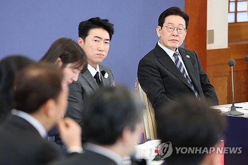 [증권가 이모저모] 개그맨·핀플루언서·대학생…대통령 앞에 선 개미들의 속마음_전병훈