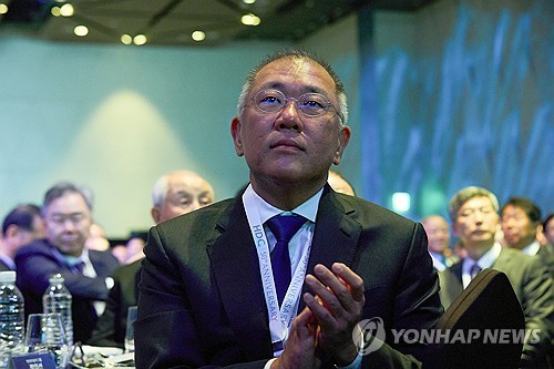 정의선, 현대차·기아·모비스서 지난해 연봉 174억원 받아_윤은별