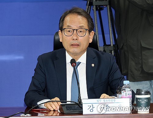 與 "금융, 소수 기득권 위한 특권 체제 아냐…공정한 시스템 만들 것"_황남경