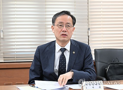 (서울=연합뉴스) 이형일 재정경제부 1차관이 19일 서울 종로구 정부서울청사에서 열린 '제67차 물가관계차관회의'를 주재하고 있다. 2026.3.19 [재정경제부 제공. 재판매 및 DB 금지] photo@yna.co.kr