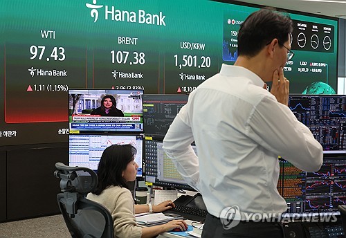 정부, 그린북서 '중동發 물가·민생·경기 삼중 압박'…"신속히 추경"_박준형