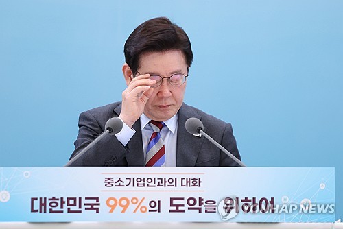 李대통령, 대전 車부품공장 화재에 "가용 자원 총동원 수습" 지시_정지서
