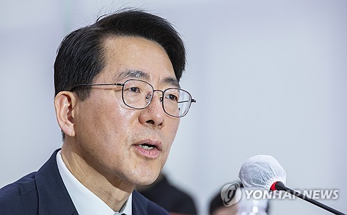 해수부장관 "북극항로, '그때 준비 안했으면 큰 일 날뻔' 평가 들어야"(종합)_한종화