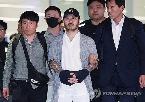 李대통령 "대한국민 해치는 자, 지구 끝까지 추적해 잡는다"_정지서