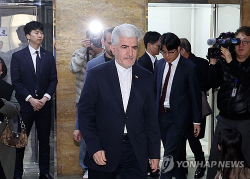국회 찾은 주한 이란대사, '美 15개 조건 협상안'에 "페이크 뉴스"(종합)_황남경