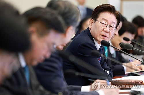 靑 "이란 인도적 지원과 선박 통과 연계 검토한 적 없어"_정지서