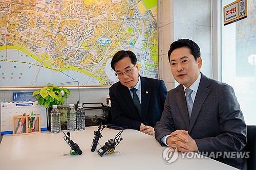 부동산 전월세 시장 상황 점검하는 장동혁 대표