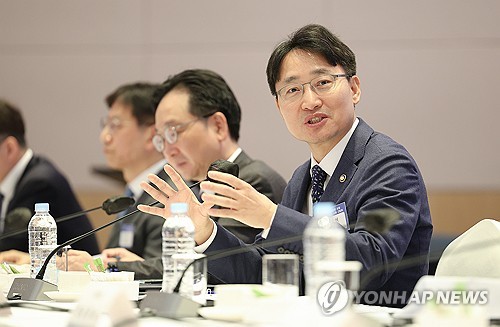 (서울=연합뉴스) 임광현 국세청장이 2일 서울 여의도 FKI타워에서 열린 국세청장 초청 경제계 소통 간담회에 참석해 있다. 2026.4.2 [국세청 제공. 재판매 및 DB 금지] photo@yna.co.kr