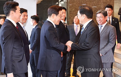BofA "韓, 고유가에도 반도체가 뒷받침…하반기 두 차례 금리인상도 가능"_서영태