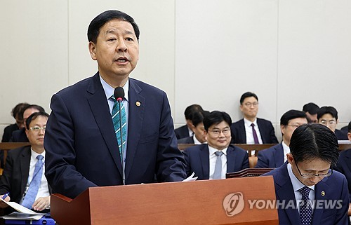 구윤철 "WGBI 편입, 기업 조달금리 낮추는 선순환 구조 만들 것"_최욱