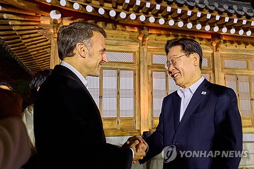 李대통령, 마크롱과 오늘 정상회담…'전략적 동반자 관계' 격상_정지서