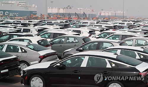 수출 대기 중인 자동차