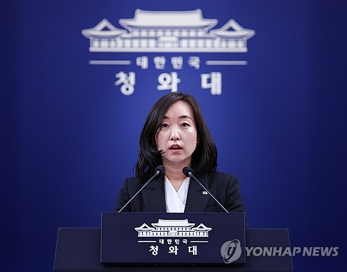 靑 "범 정부, 출퇴근 혼잡 완화 대책 마련 착수"_정지서
