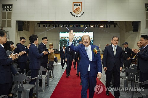 1년새 주가 3배 '껑충'…김승연, ㈜한화 주식 담보 줄였다_유수진