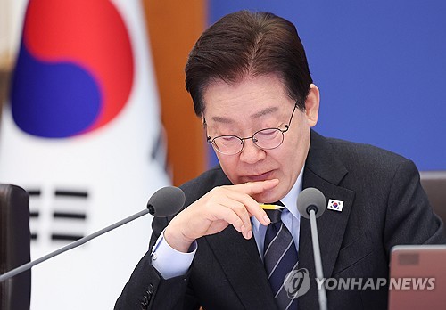 李대통령, '사진활용 금지 청와대 요청' 보도에 경위 파악 지시_정지서