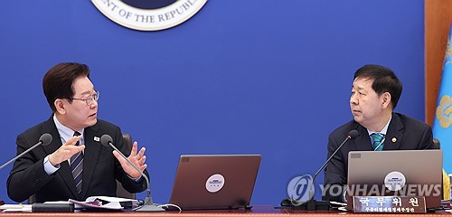 질문하는 이재명 대통령