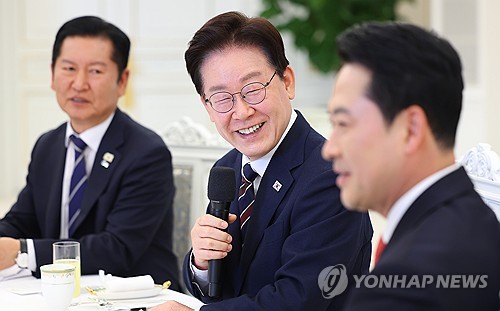 李대통령, 장동혁에 "야당은 야당 역할 잘 해야…자주 만나고 싶다"_정지서