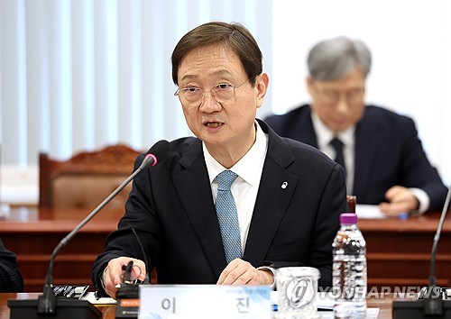 이찬진 "가계부채·PF 관리 강화…생산적 금융 유도"(종합)_허동규