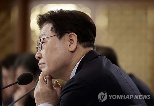 李대통령 "자발적 실업에 실업급여 안 주는 건 전근대적"_온다예