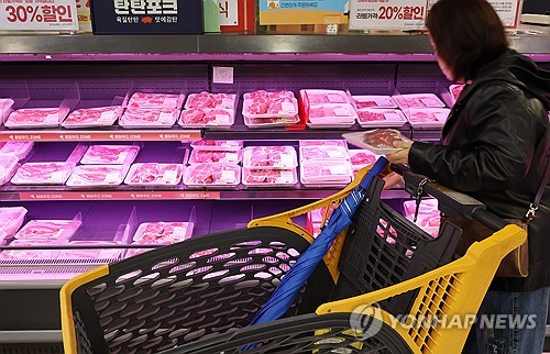 견조한 소비 흐름 속 '중동發 둔화 조짐'…물가에 달린 향방_박준형