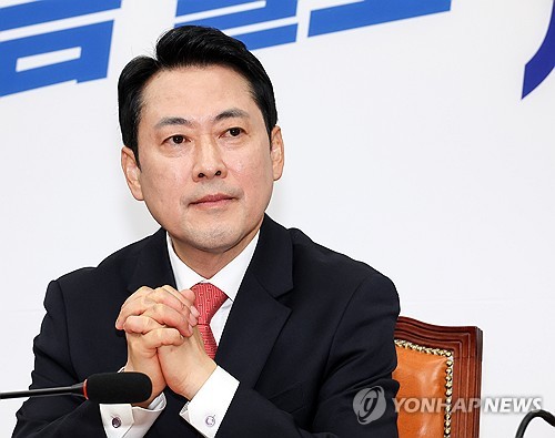 장동혁 대표, '생각 중'