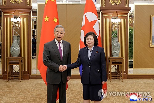 왕이 중국 외교부장과 최선희 북한 외무상