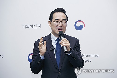 박홍근 "2차 추경, 벌써 예단하긴 일러…추경 효과 높이는 데 집중"_박준형