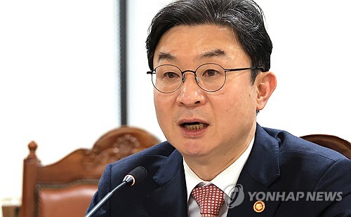 철강업계 만난 이억원 "1조 기업혁신펀드로 사업재편 지원"_정원